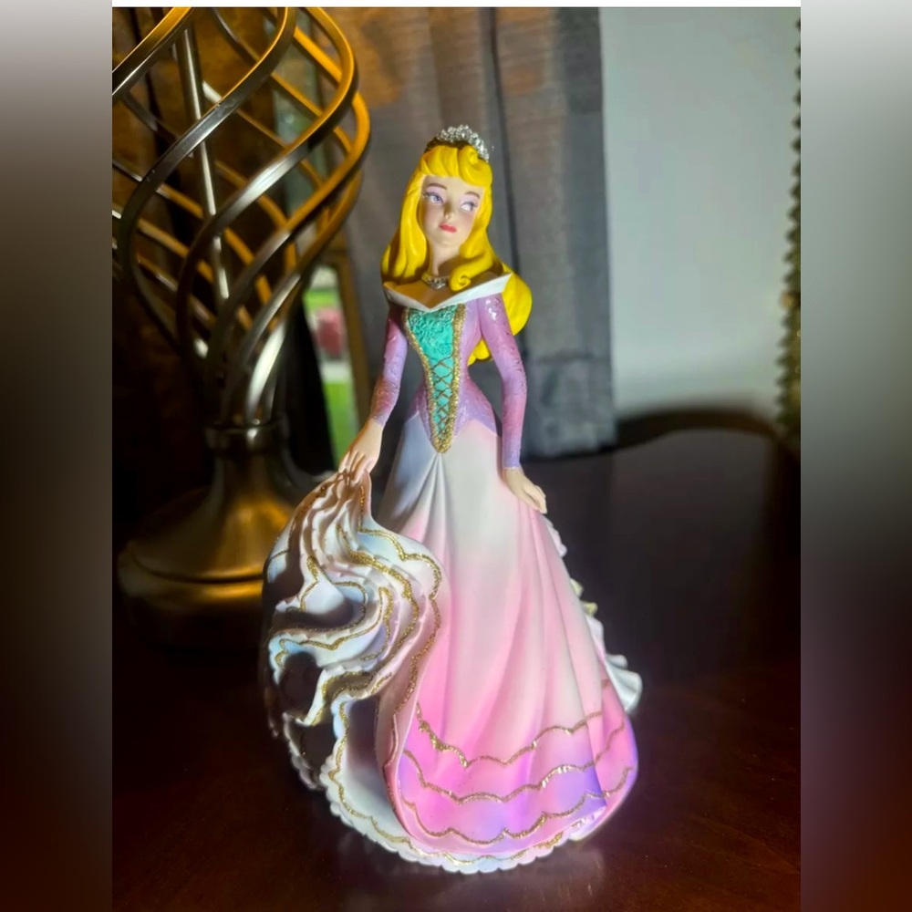 Disney Enesco Showcase Couture de Force Aurora Sleeping Beauty 4031543